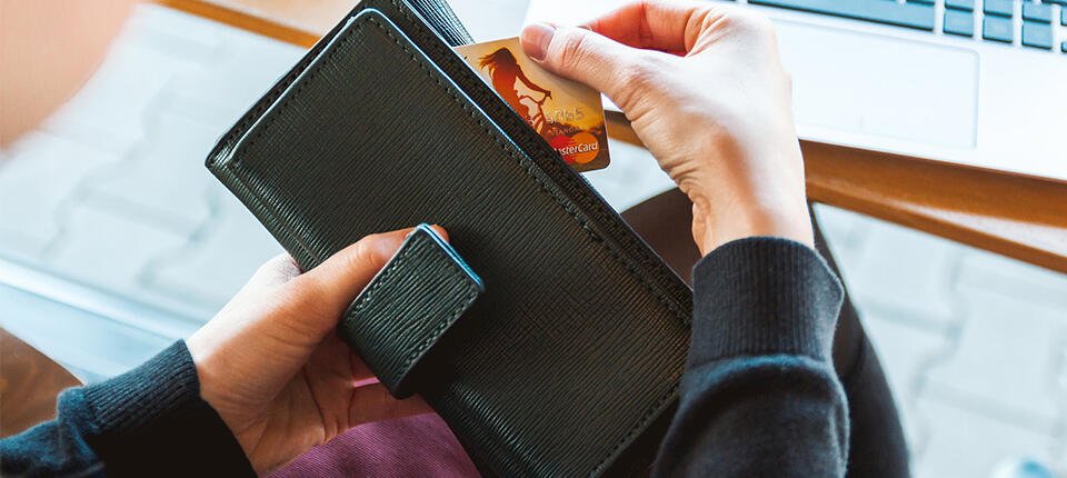 クレジットカードを使用するメリットは？