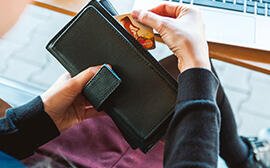 クレジットカードを使用するメリットは？