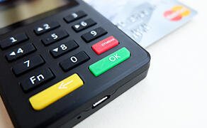 代引き（代金引換）でクレジットカード支払いは可能か？カード決済のメリットやデメリット