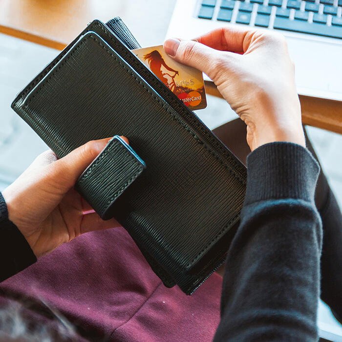 クレジットカードを使用するメリットは？
